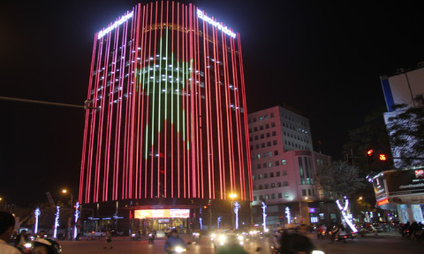 quangcaonoithatsaigon.com trang tri toa nha 1